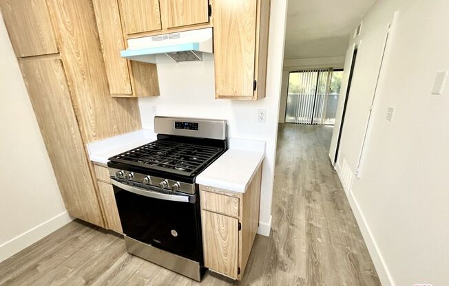 1 bed, 1 bath, 750 sqft, $1,850, Unit 24