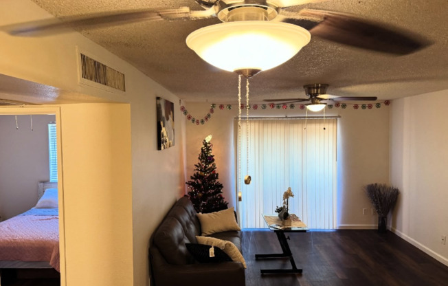 4444 N 7 AVE