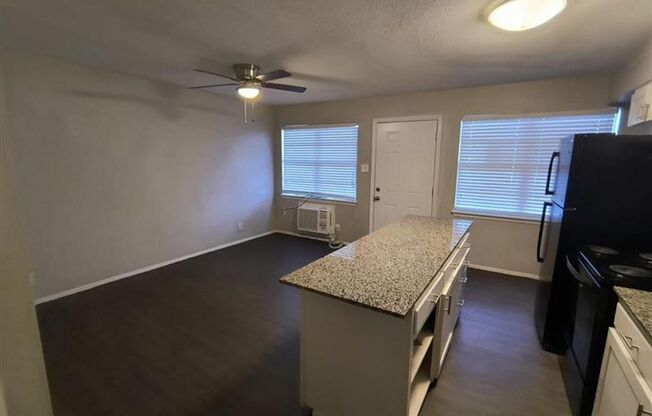 1 bed, 1 bath, $755, Unit Concho Vista - Unit 5