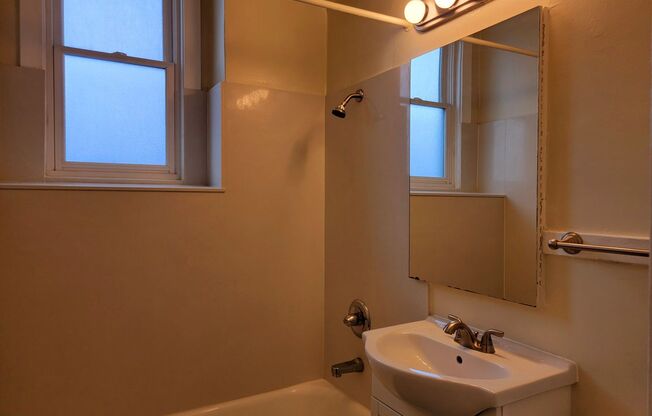 Studio, 1 bath, 500 sqft, $2,250, Unit 506