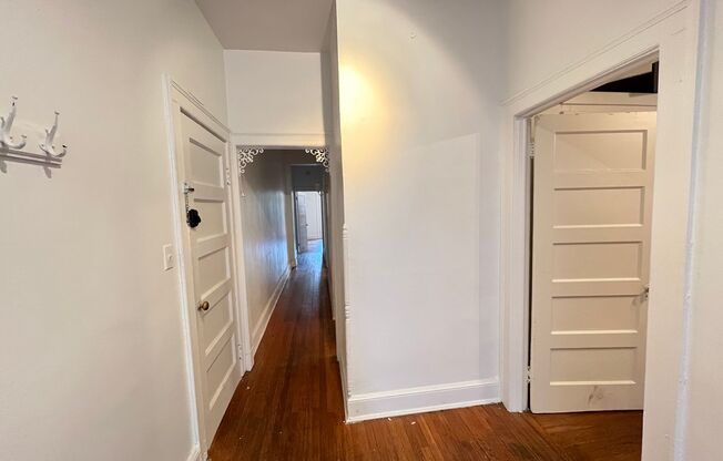 3 beds, 1 bath, 1,000 sqft, $2,100, Unit 3029 N. Calvert St. D3