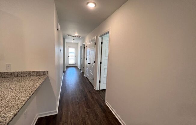 3 beds, 2 baths, $1,399