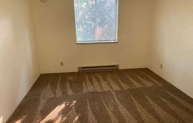 2 beds, 1.5 baths, 900 sqft, $1,600, Unit C105