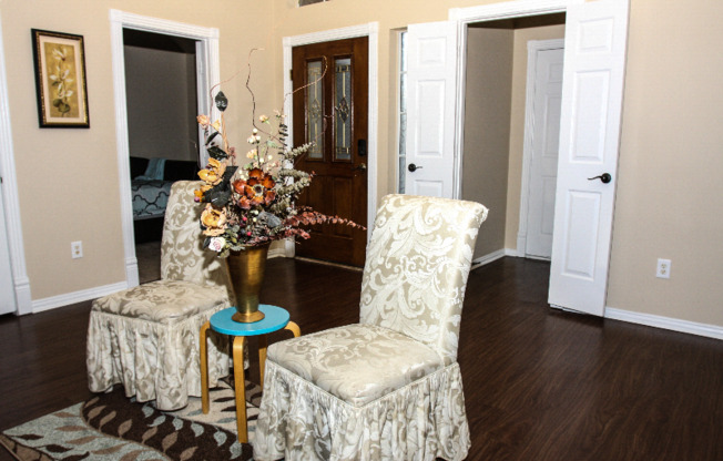 1233 Glenbury Ct