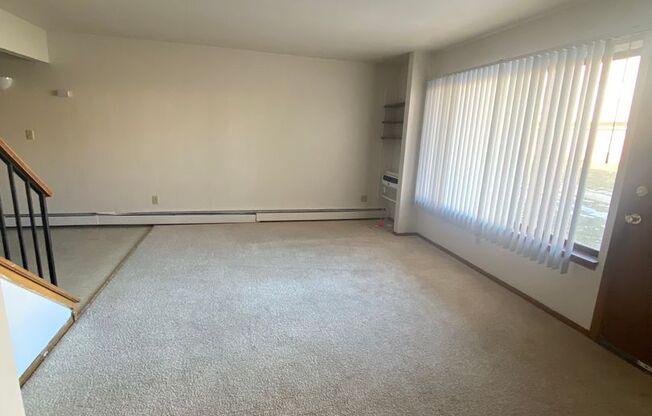 3 beds, 1.5 baths, 1,066 sqft, $1,499, Unit 5180 03