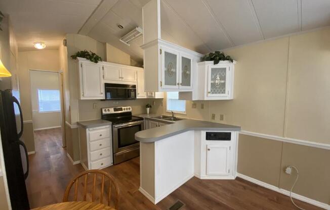1 bed, 1 bath, 403 sqft, $1,300, Unit LOT 2619