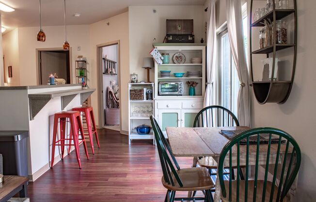 2 beds, 2 baths, 993 sqft, $1,375, Unit 614-209
