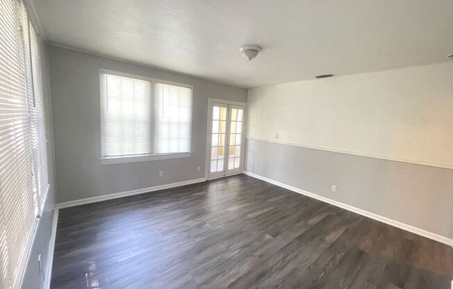 2 beds, 1 bath, 960 sqft, $1,195