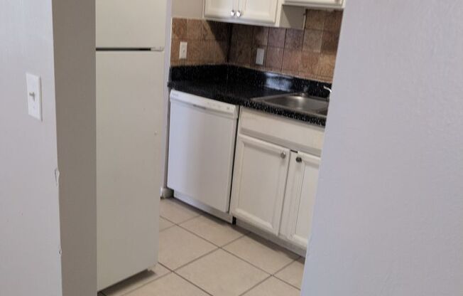 2 beds, 2 baths, 1,200 sqft, $1,350, Unit 32