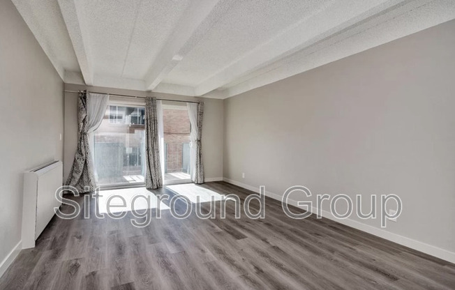 1 bed, 1 bath, 701 sqft, $1,590