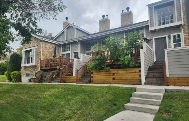 Fully Remodeled Townhouse Steps from Hidden Lake!