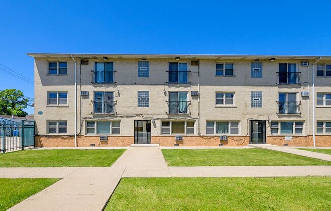 3737-3739 W 63rd (West Lawn)