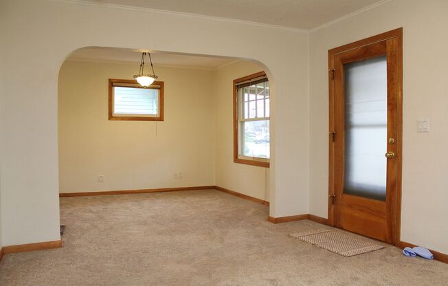 Charming Vintage 1 Bed + BONUS has Been Nicely Updated in S. Tabor Bungalow