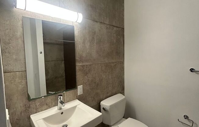 Studio, 1 bath, 244 sqft, $1,307, Unit 505