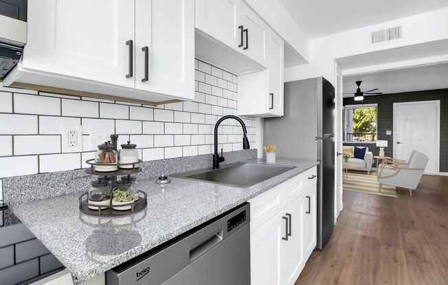 2 beds, 1 bath, 750 sqft, $1,100, Unit 316