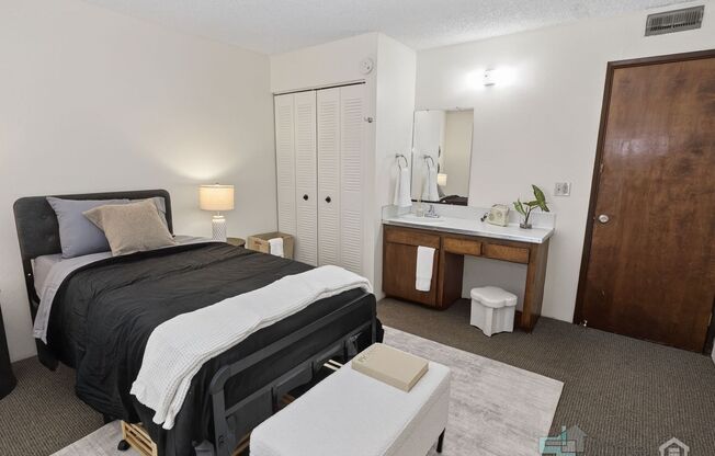 1 bed, 2 baths, 160 sqft, $595, Unit 750 - 9A