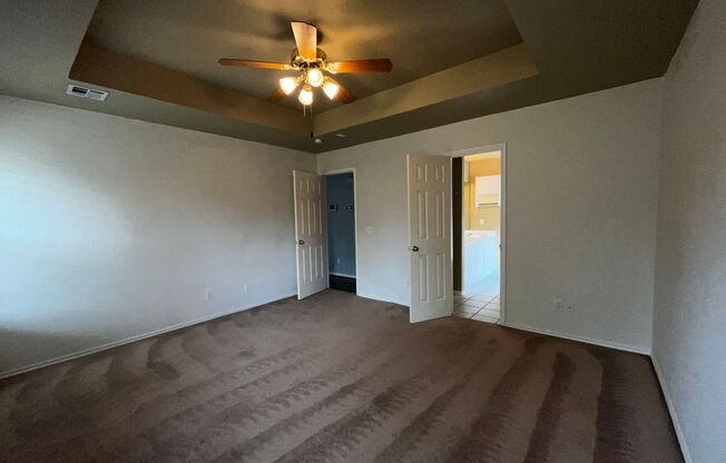 3 beds, 2 baths, $1,600