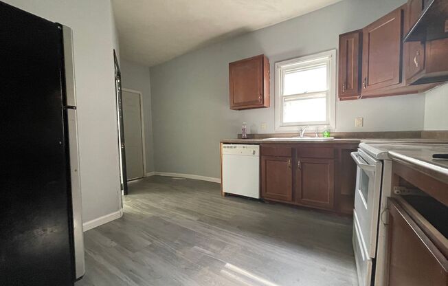 2 beds, 1 bath, $975