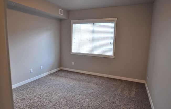 3 beds, 2 baths, $1,925, Unit 118