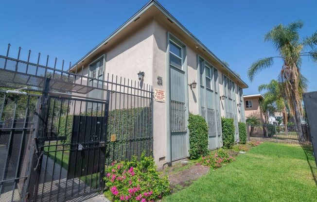 4108-4106 W. Palmwood Dr.