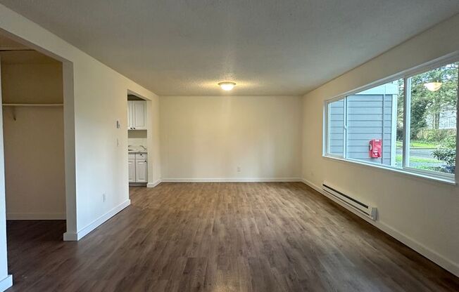 2 beds, 1 bath, 875 sqft, $1,375, Unit # 5404