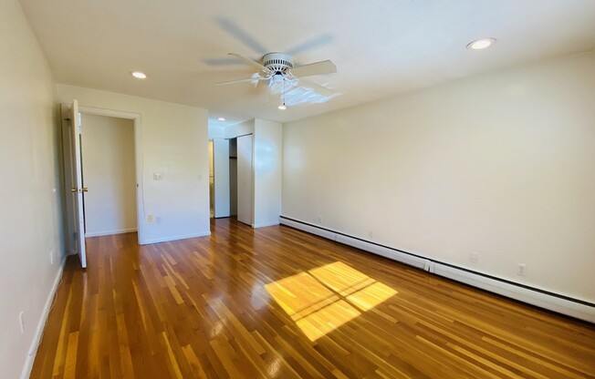 2 beds, 2 baths, 986 sqft, $3,800, Unit 209