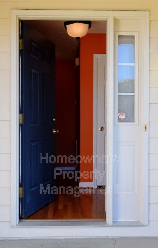 324 ROUNDTREE DR