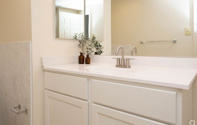2 beds, 1.5 baths, 1,291 sqft, $2,117, Unit CR609M