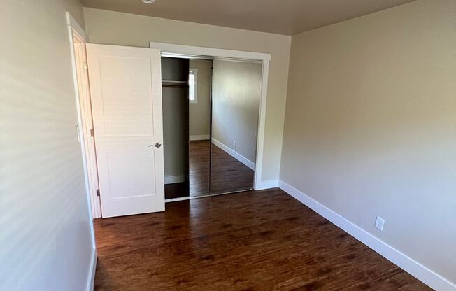 2 beds, 1 bath, $2,595, Unit 14