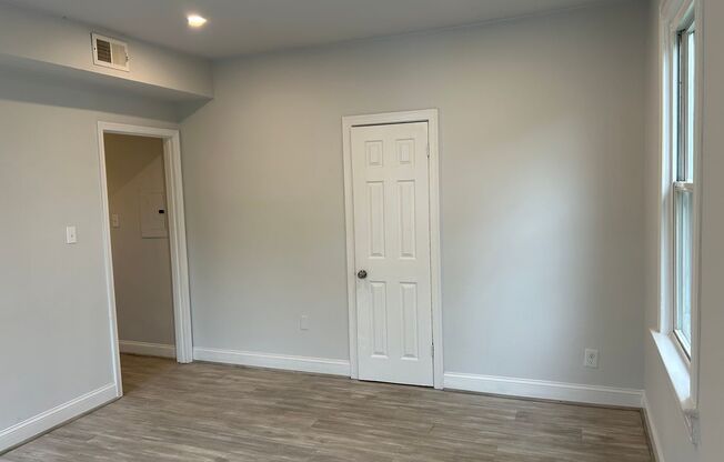 3 beds, 1 bath, 750 sqft, $2,000, Unit 3