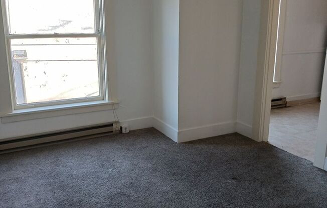 Studio, 1 bath, $800, Unit 204