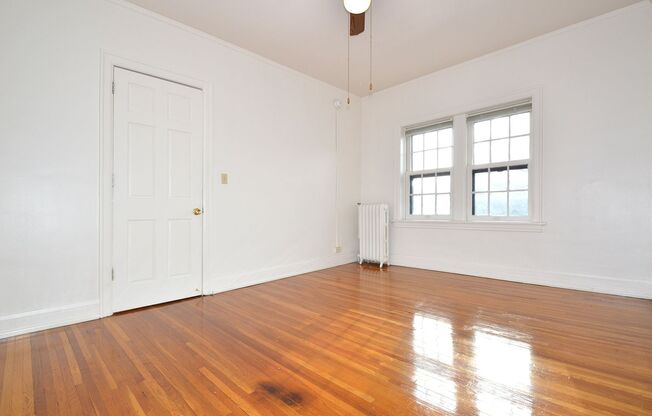 1 bed, 1 bath, 410 sqft, $1,005, Unit 24 - 326