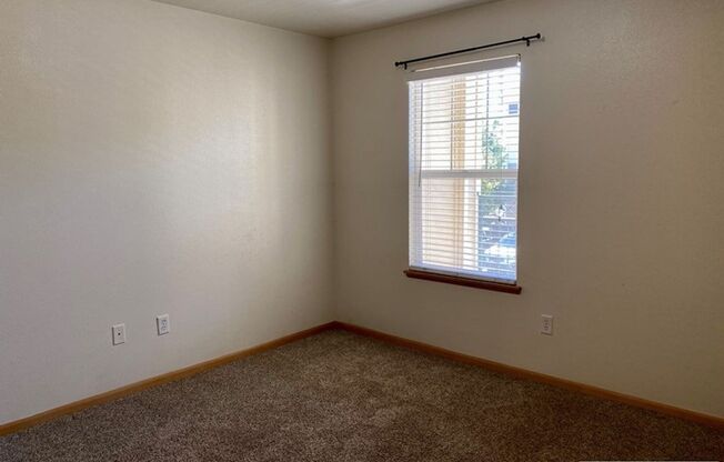 3 beds, 2 baths, $2,175, Unit UNIT C203