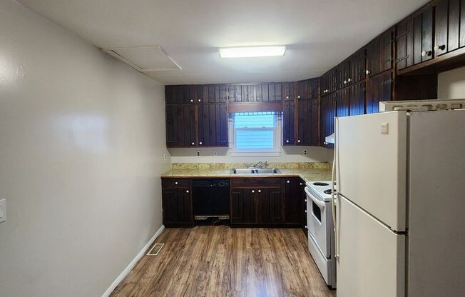 3 beds, 1 bath, $1,049