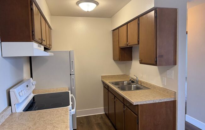 2 beds, 1 bath, 800 sqft, $1,185, Unit 200