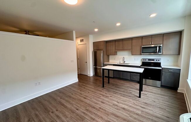 1 bed, 1 bath, 544 sqft, $1,340, Unit 305
