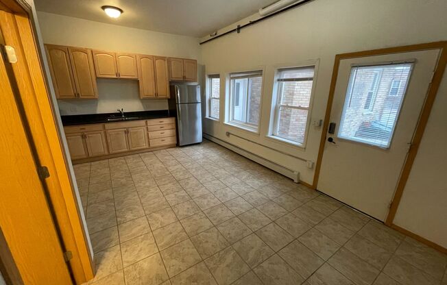 1 bed, 1 bath, 410 sqft, $895, Unit 15