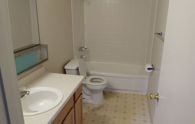 1 bed, 1 bath, $800