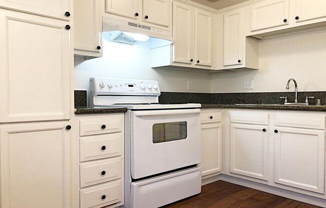 2 beds, 1.5 baths, 1,000 sqft, $2,345, Unit D05