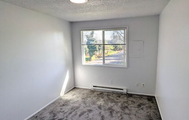 2 beds, 1 bath, 889 sqft, $1,295, Unit 34