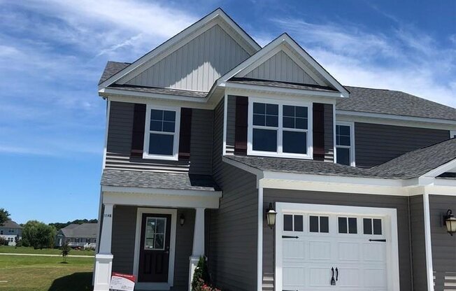 Extravagant 3-Bedroom Townhome with Garage in Tooley Harbor