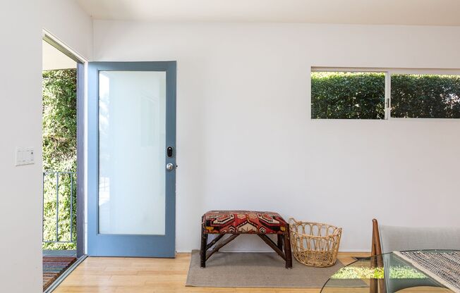 Silver Lake Mid-Century Style Home - 2b1b - Private Yard - Garage