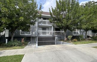 309 East Elk Avenue