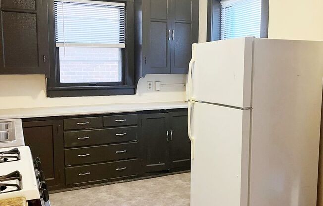 2 beds, 1 bath, 1,200 sqft, $895, Unit 21