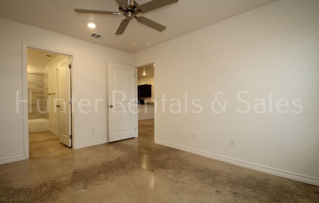 3 beds, 2 baths, $1,475, Unit Unit B