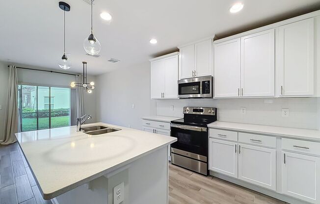 3 beds, 2.5 baths, $2,250