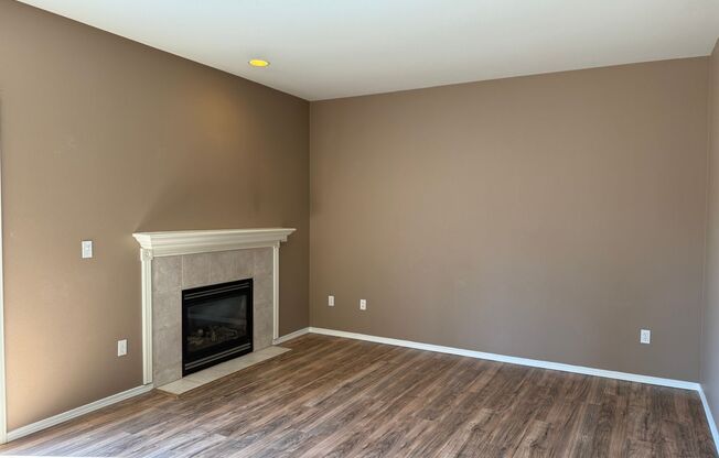 Spacious 4 Bed 3 Bath Home in a Prime Location in Kingsridge Estates.