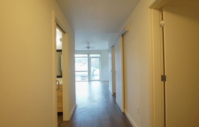 1 bed, 1 bath, $1,795, Unit 201