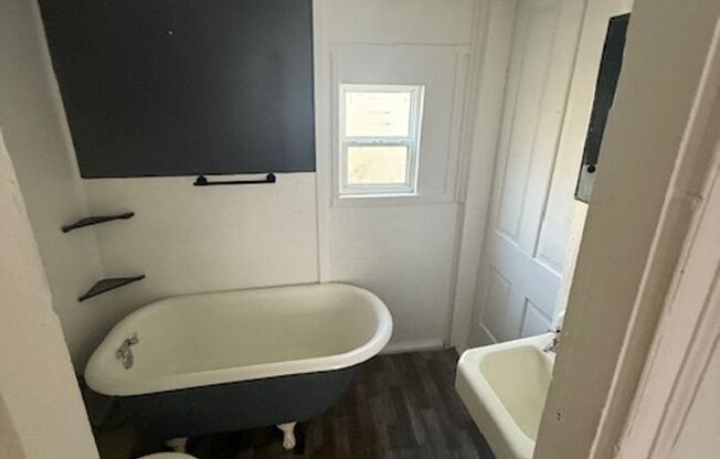 1 Bedroom 1 Bath House Available to Rent for $695/ Mo.