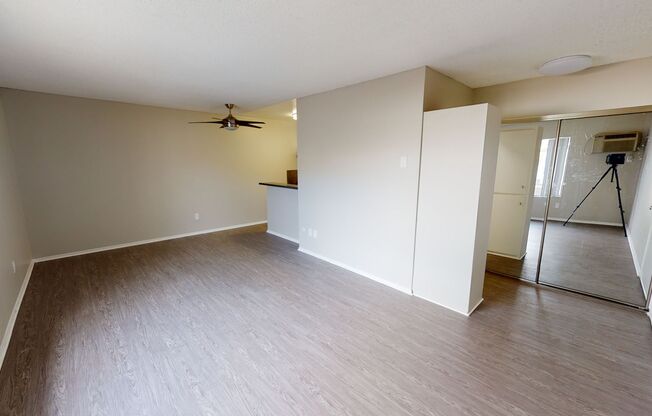 Studio, 1 bath, 400 sqft, $1,529, Unit 14